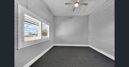 Charming Family Home - Photo 4