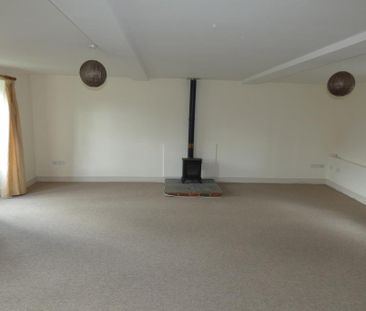 3 bedroom barn conversion to rent - Photo 2