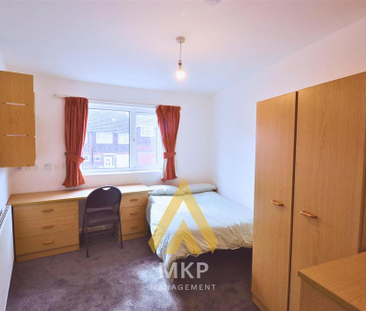 4 bedroom flat to rent - Photo 5