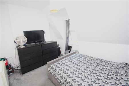 3 Bed Flat, Ashburton Road, CR0 - Photo 3
