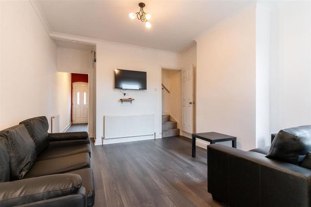 4 bedroom house to rent - Photo 1