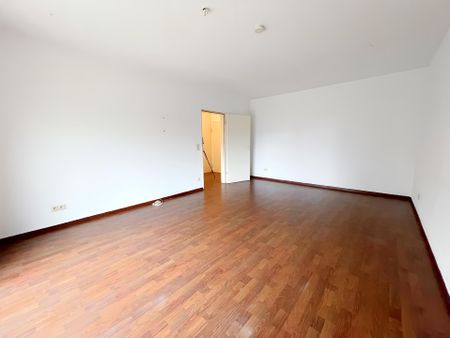 HELLE 2-ZIMMERWOHNUNG MIT GROßEM BALKON ZU MIETEN! - Photo 4