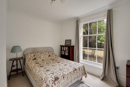 2 Bed Flat - Photo 4