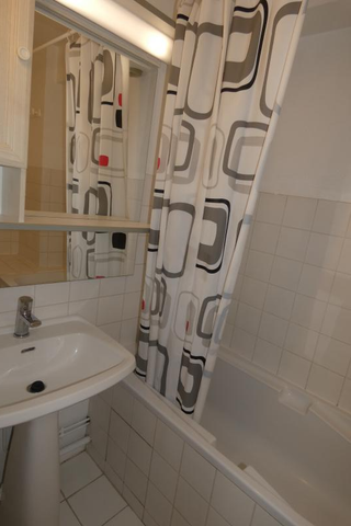 Location Appartement 2 pièces 40m² BEAUNE 21200 - Photo 4