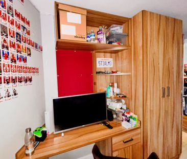 8 Bed Apartment - Double Bed - Photo 2