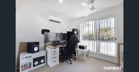 Spacious 4-bedroom family home in beautiful Blacks Beach! - Photo 5