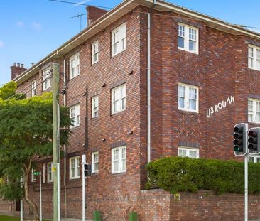 Art Deco Elegance Reinvented - A Stylish Village Sanctuary - Photo 6