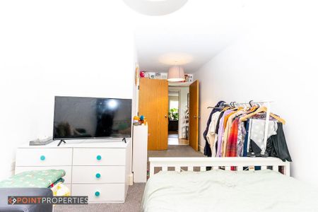 2 bedroom flat to rent - Photo 5