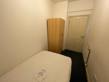 Flat 7, 221 Woodhouse Street, LS6 2UZ, Leeds - Photo 4