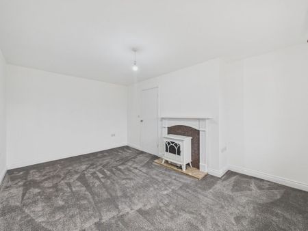 2 bedroom semi-detached bungalow to rent - Photo 2