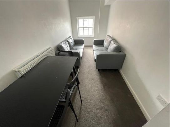 6 bedroom apartment to rent - Photo 1