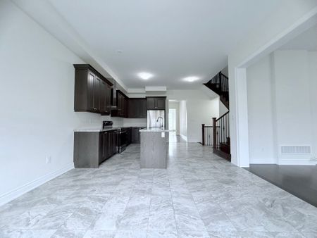 For Lease - 538 Baker Hill Boulevard, Whitchurch-Stouffville, Ontario - Photo 4