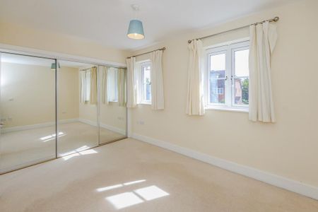 4 bedroom terraced house to rent - Photo 3