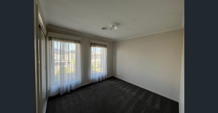 Near New 3 Bedroom Home In The Rise - Photo 4