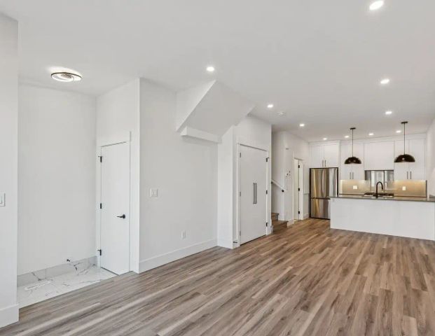 BRAND *NEW* LUXURY TOWNHOUSE - 2 bedroom 2.5 bathrooms — 2 Bedrooms Townhouse - Photo 1
