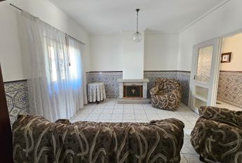 Floor 3 bedroom villa with suite located in Cacia!