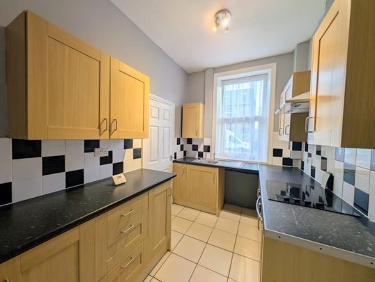 2 bedroom end of terrace house to rent - Photo 1