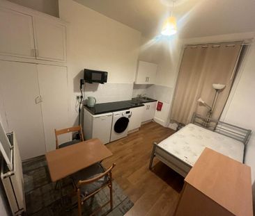 Studio to rent - Photo 5