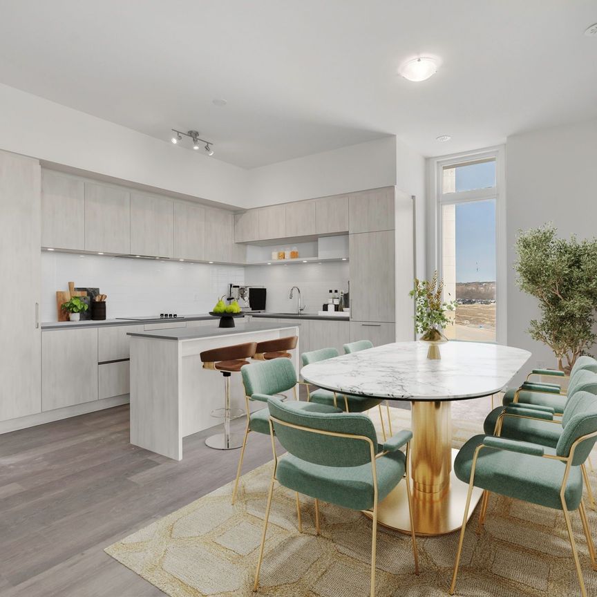 For Lease - 3 Steckley House Lane Unit# TH810, Richmond Hill, Ontario - Photo 1