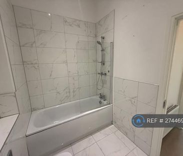 2 bedroom semi-detached house to rent - Photo 5