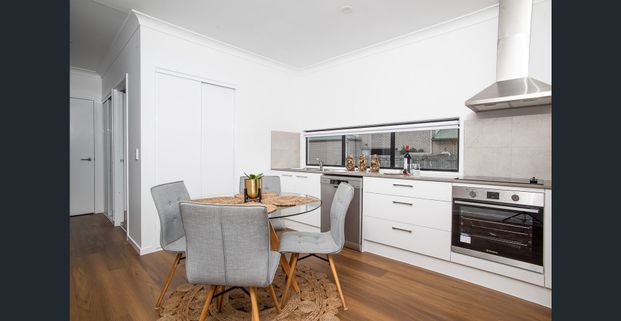 Extra space fully furnished spacious Apartment *SOLE OCCUPANCY ONLY" - Photo 1