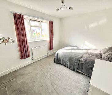 Torrington, Shoeburyness, Bishopsteignton Location, Essex, SS3 8DD - Photo 5