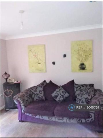 2 bedroom semi-detached house to rent - Photo 4