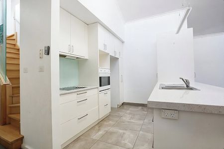 3 Bedroom Designer Home - Photo 2