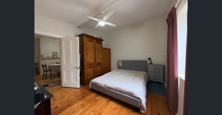 Quaint Cottage, Close To The Beach - Photo 2