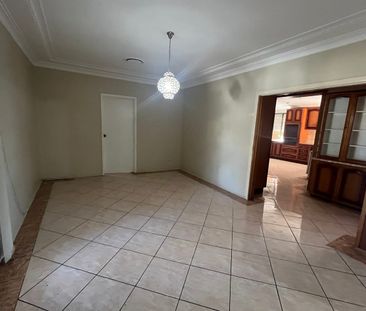 GREAT SIZED HOME - Photo 5