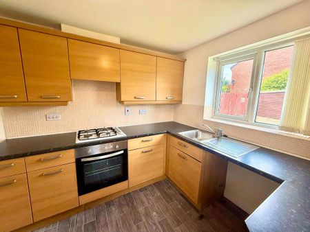 3 bedroom semi-detached house to rent - Photo 4