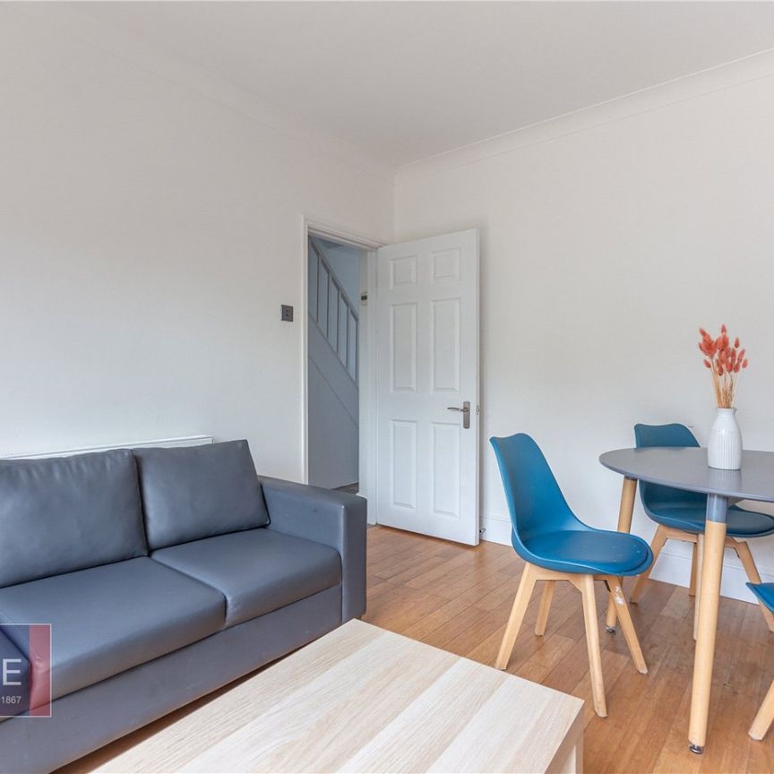 Stanley Avenue, - Photo 1