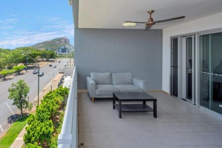 luxury Living in the Heart of Townsville - Photo 4