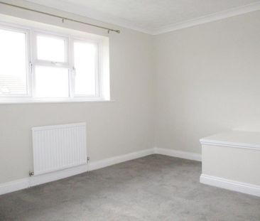 2 bedroom semi-detached house to rent - Photo 3