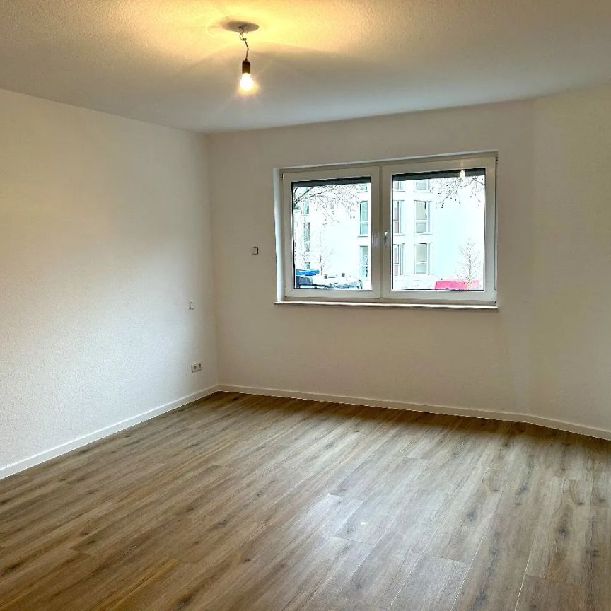 Großzügige 3-Zimmer-Wohnung mit Aufzug und 2 Balkonen in Leverkusen-Schlebusch! - Photo 1