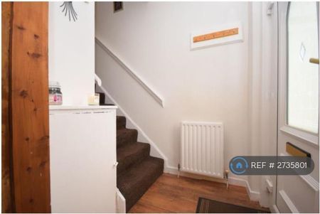 2 bedroom terraced house to rent - Photo 4