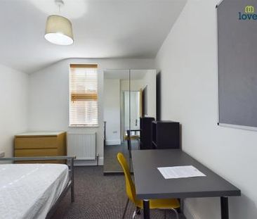 4 bedroom House To Let - Photo 6