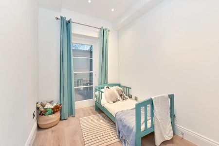 4 bedroom flat to rent - Photo 3