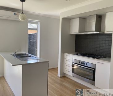 Beautiful four bedroom unit house ! - Photo 6