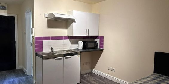 Studio to rent - Photo 3