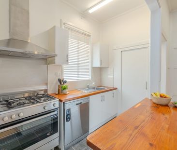 Charming 3-Bedroom Home - Photo 3