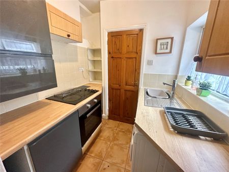 Alfreton Road, Nottingham, Nottinghamshire, NG7 - Photo 3