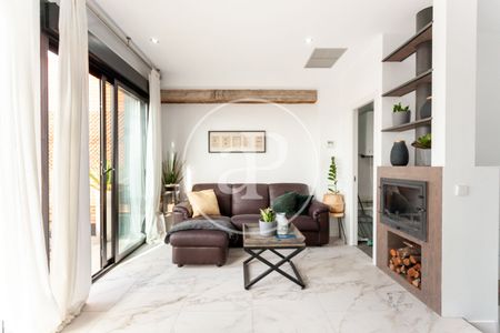 Penthouse for rent with Terrace in Conde Orgaz - Piovera (Hortaleza) - Photo 4