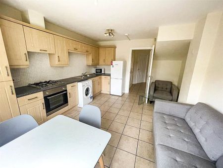 4 bedroom terraced house to rent - Photo 2