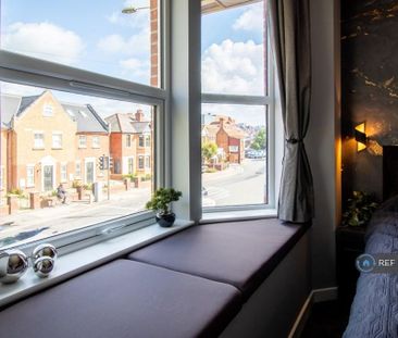 1 bedroom in a house share to rent - Photo 3