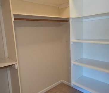 4bed + den 2bath Main Floor; Downtown – Now - Photo 4