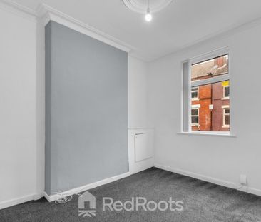 2 bedroom end of terrace house to rent - Photo 2