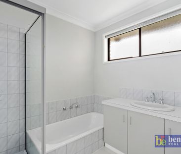 Comfort and Convenience in Strathdale - Photo 4
