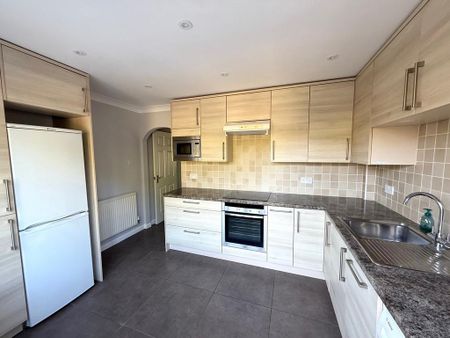 2 bedroom end of terrace house to rent - Photo 4