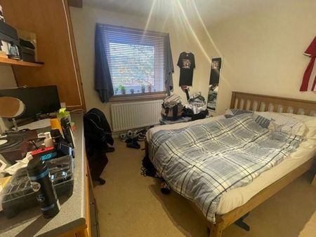 3 bedroom private hall to rent - Photo 2